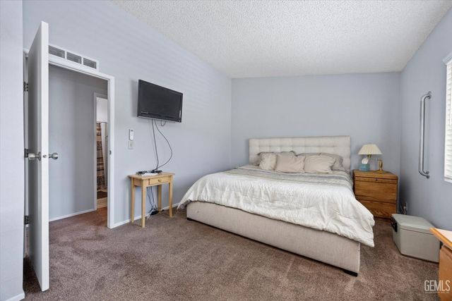 101 Split Mountain Way, Wofford Heights, CA 93285