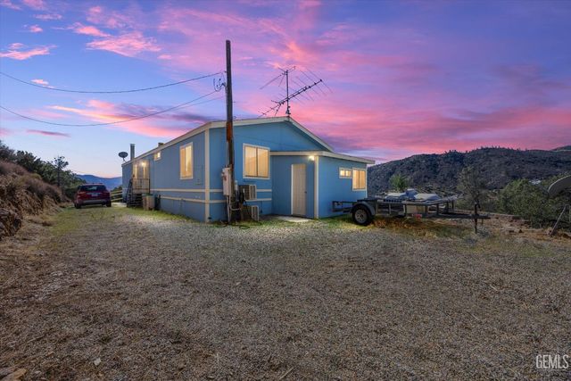 101 Split Mountain Way, Wofford Heights, CA 93285