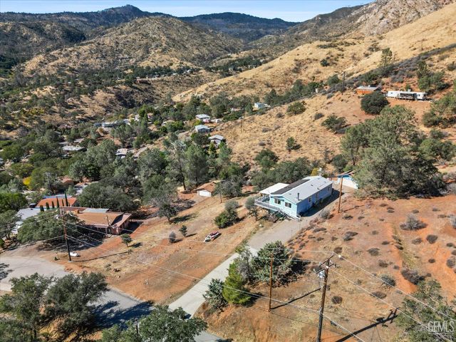 101 Split Mountain Way, Wofford Heights, CA 93285