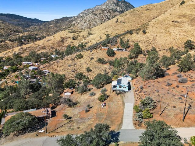 101 Split Mountain Way, Wofford Heights, CA 93285