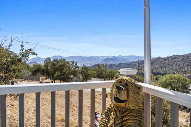 101 Split Mountain Way, Wofford Heights, CA 93285