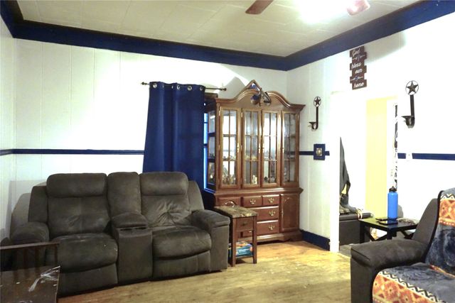 207 E Buchanan Street, Winterset, IA 50273