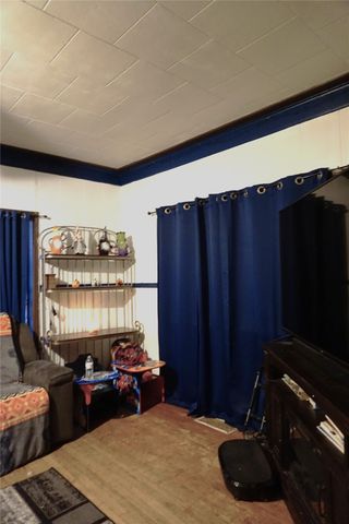 207 E Buchanan Street, Winterset, IA 50273