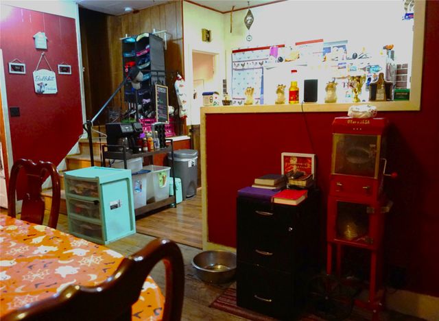 207 E Buchanan Street, Winterset, IA 50273