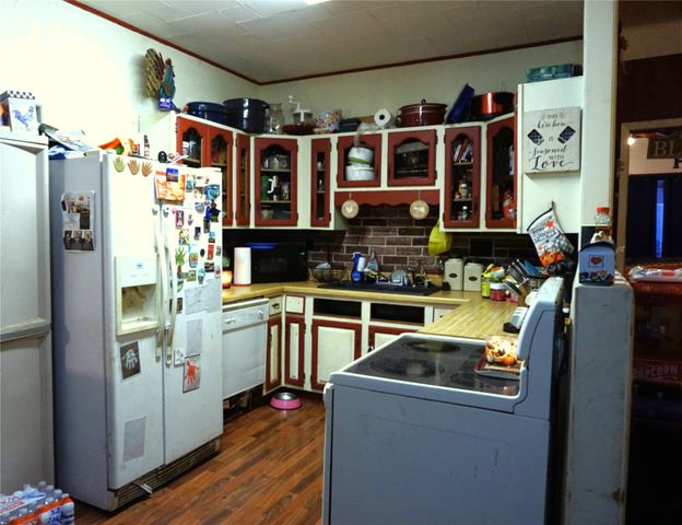 207 E Buchanan Street, Winterset, IA 50273