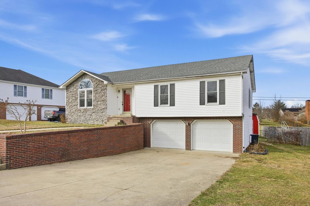 1030 Indian Trail, Lawrenceburg, KY 40342