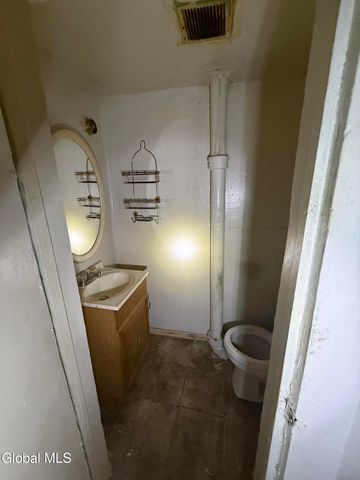 13 Albany Street, Albany, NY 12204