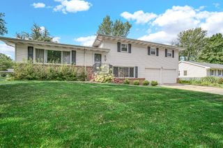 559 Gene Lane, Valparaiso, IN 46385