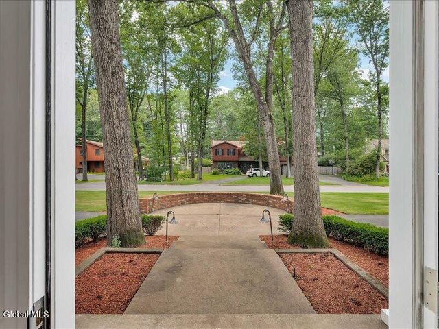 30 Longwood Drive, Saratoga Springs, NY 12866