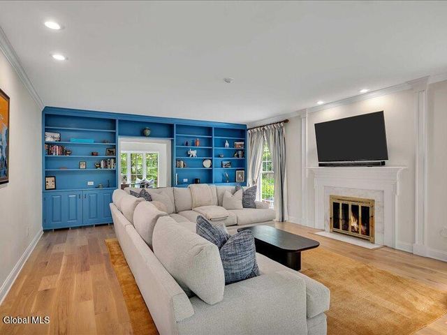 30 Longwood Drive, Saratoga Springs, NY 12866