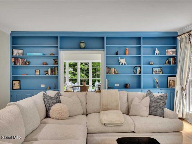 30 Longwood Drive, Saratoga Springs, NY 12866