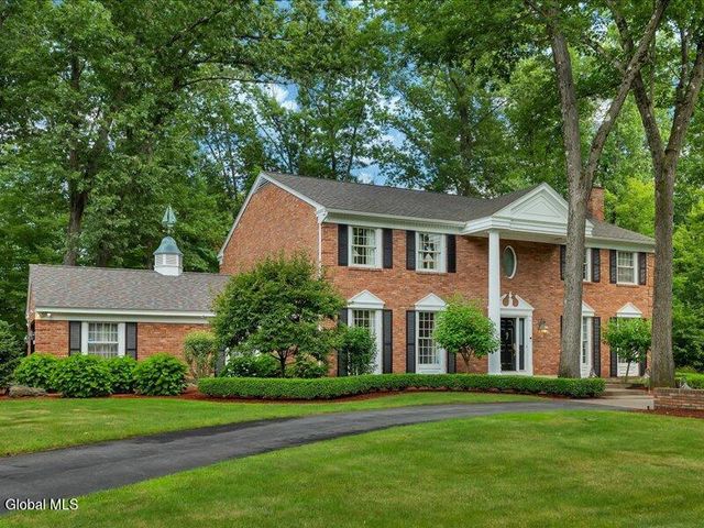 30 Longwood Drive, Saratoga Springs, NY 12866