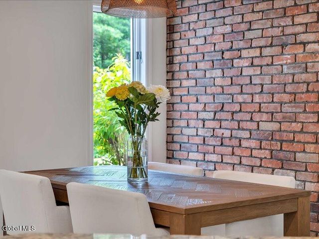 30 Longwood Drive, Saratoga Springs, NY 12866