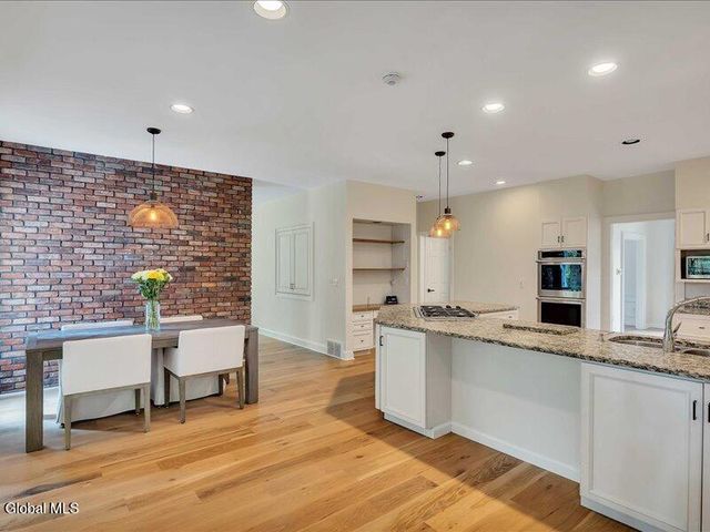 30 Longwood Drive, Saratoga Springs, NY 12866