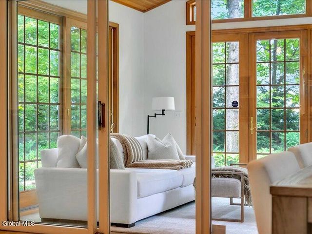 30 Longwood Drive, Saratoga Springs, NY 12866