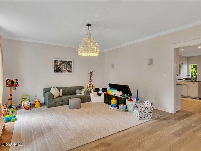 30 Longwood Drive, Saratoga Springs, NY 12866