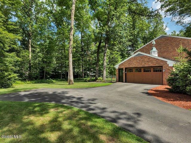 30 Longwood Drive, Saratoga Springs, NY 12866