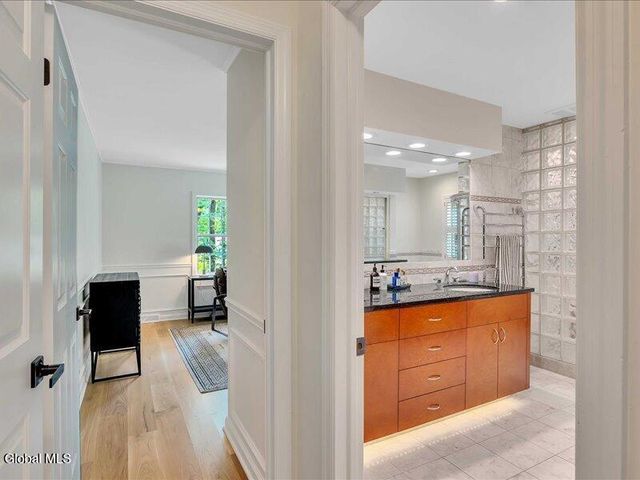 30 Longwood Drive, Saratoga Springs, NY 12866