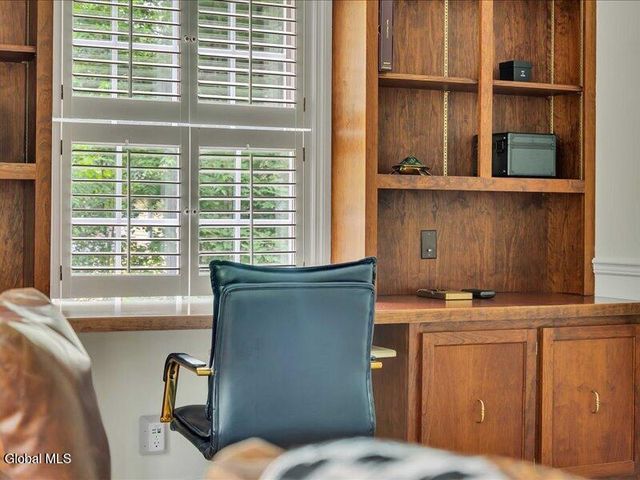 30 Longwood Drive, Saratoga Springs, NY 12866