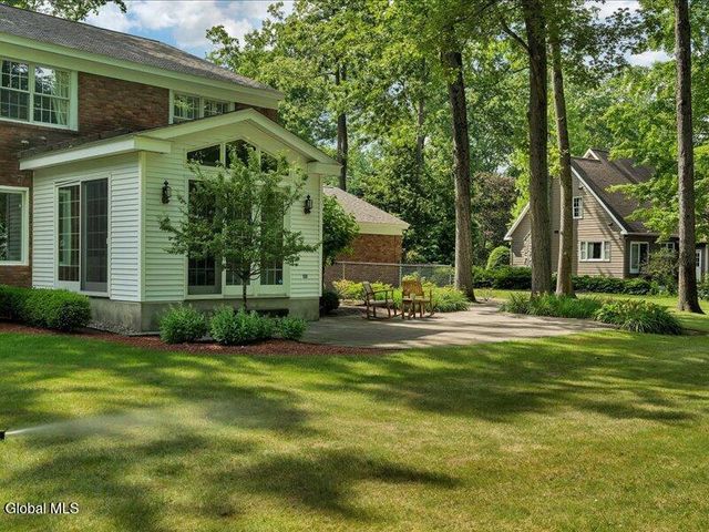 30 Longwood Drive, Saratoga Springs, NY 12866