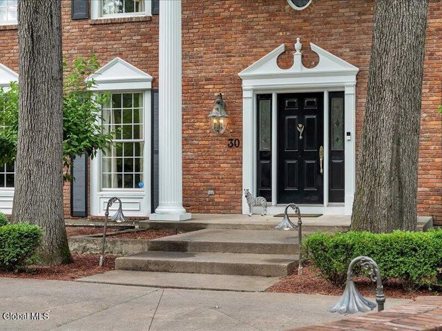 30 Longwood Drive, Saratoga Springs, NY 12866