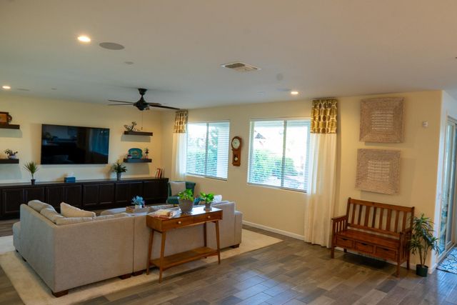 470 Daphne Lane, Lemoore, CA 93245