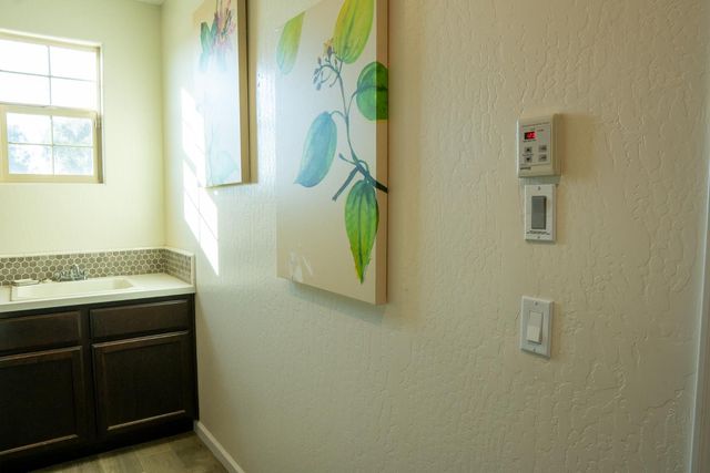 470 Daphne Lane, Lemoore, CA 93245