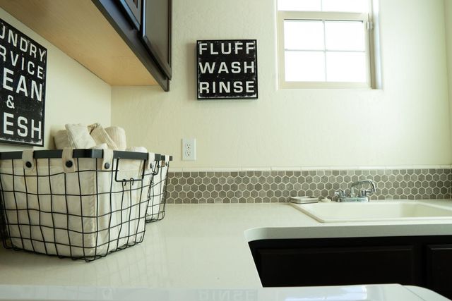 470 Daphne Lane, Lemoore, CA 93245