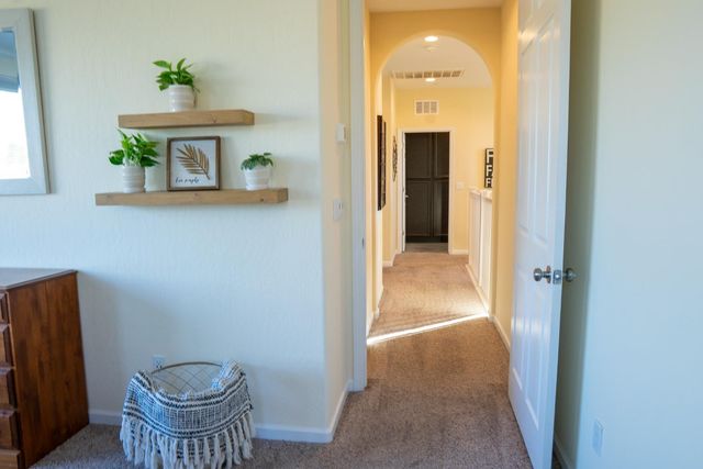 470 Daphne Lane, Lemoore, CA 93245