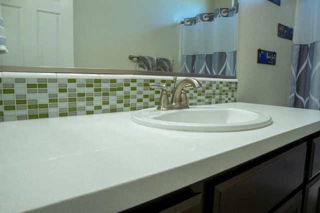 470 Daphne Lane, Lemoore, CA 93245