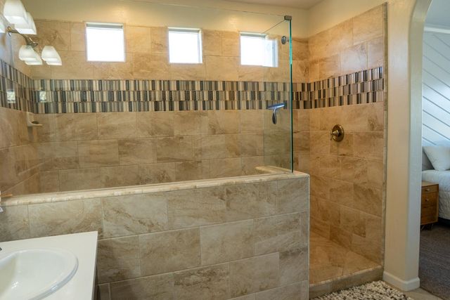 470 Daphne Lane, Lemoore, CA 93245