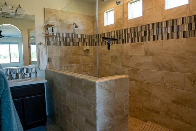 470 Daphne Lane, Lemoore, CA 93245