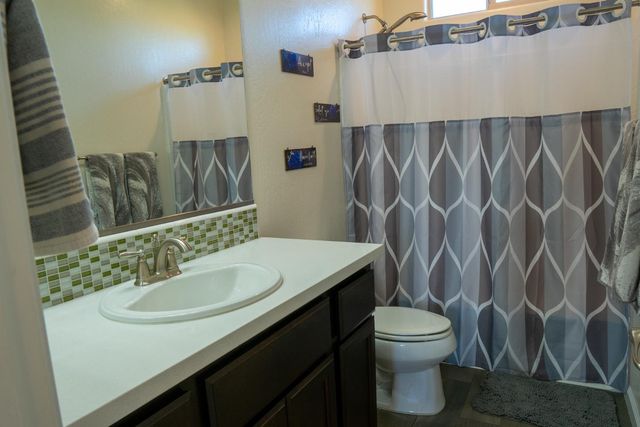 470 Daphne Lane, Lemoore, CA 93245