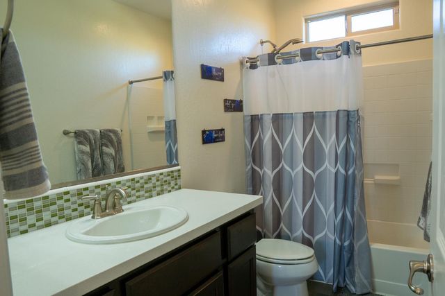 470 Daphne Lane, Lemoore, CA 93245