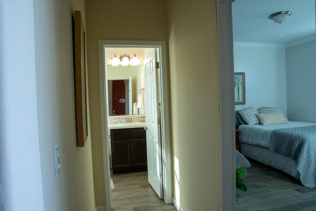 470 Daphne Lane, Lemoore, CA 93245