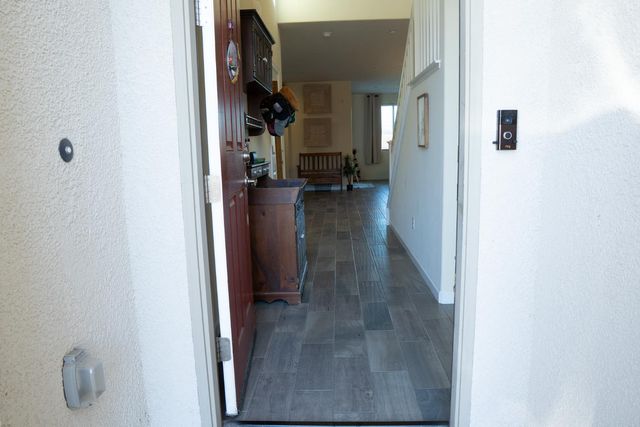 470 Daphne Lane, Lemoore, CA 93245