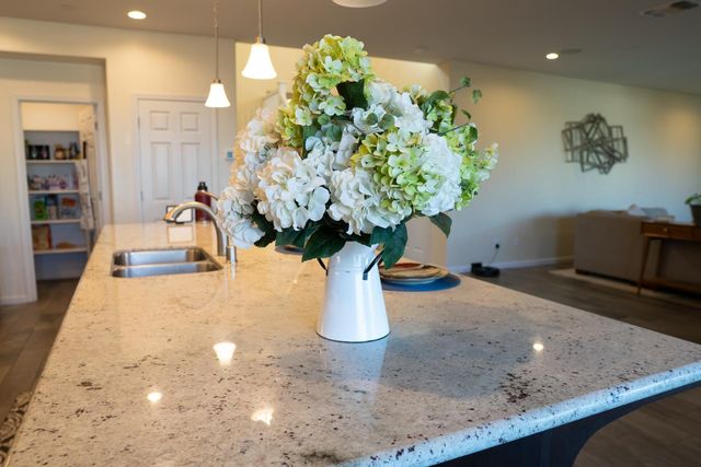 470 Daphne Lane, Lemoore, CA 93245