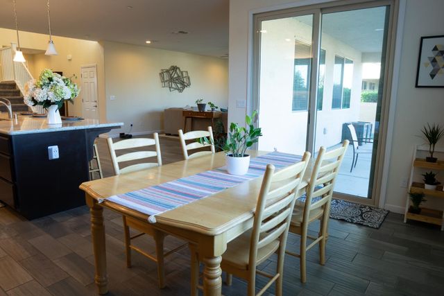 470 Daphne Lane, Lemoore, CA 93245