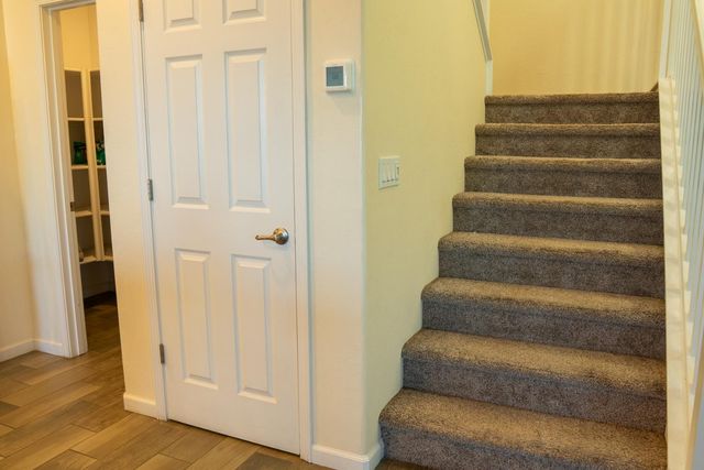 470 Daphne Lane, Lemoore, CA 93245