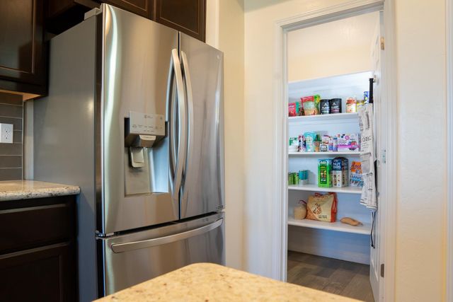 470 Daphne Lane, Lemoore, CA 93245