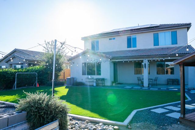 470 Daphne Lane, Lemoore, CA 93245