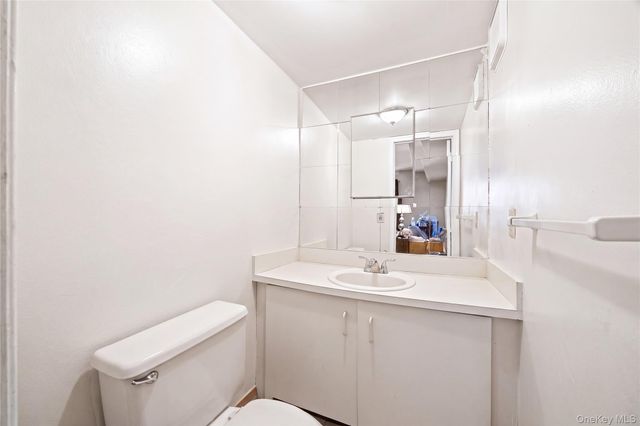 10 Lyndale Lane, Staten Island, NY 10312