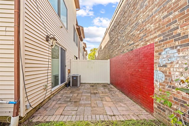 10 Lyndale Lane, Staten Island, NY 10312