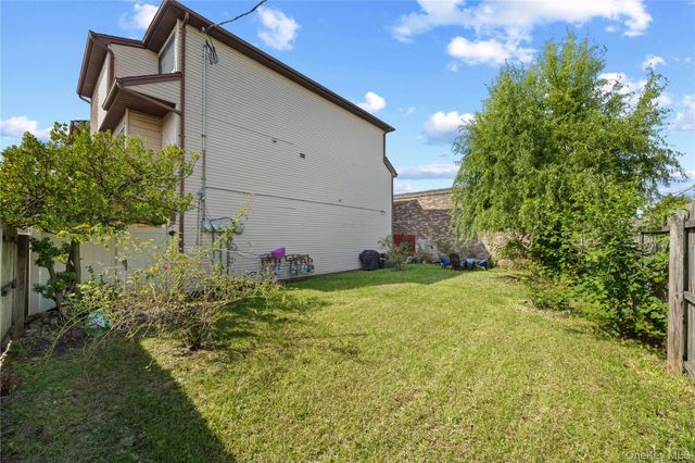 10 Lyndale Lane, Staten Island, NY 10312