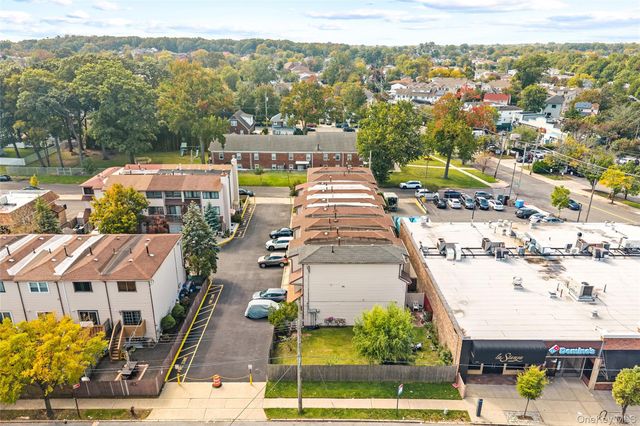 10 Lyndale Lane, Staten Island, NY 10312