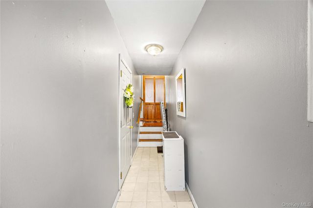 10 Lyndale Lane, Staten Island, NY 10312