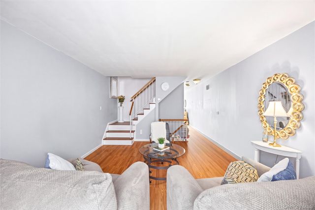 10 Lyndale Lane, Staten Island, NY 10312