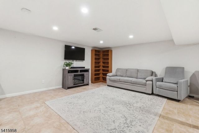 1110 Elm Ter, Rahway City, NJ 07065