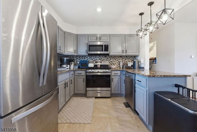 1110 Elm Ter, Rahway City, NJ 07065