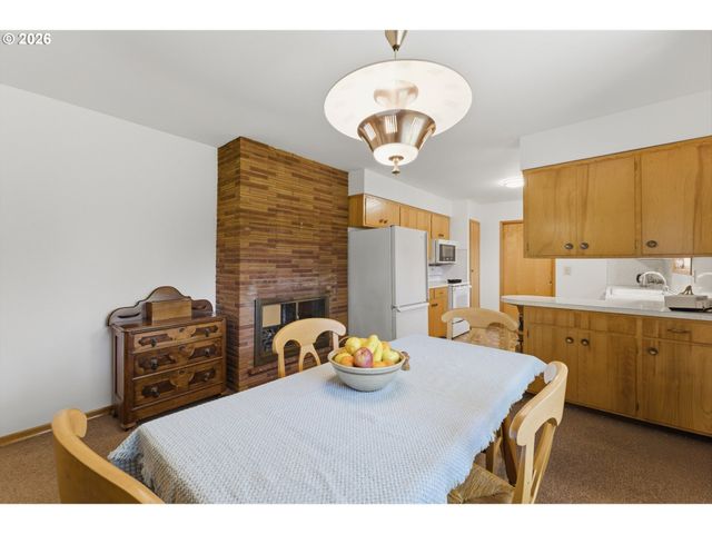11842 Se GRANT St, Portland, OR 97216
